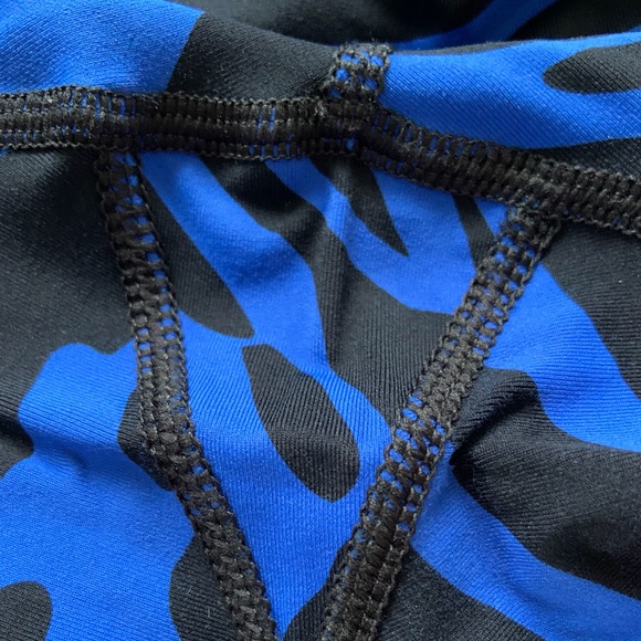 Nike Crop Leggings - Picture 3 of 5